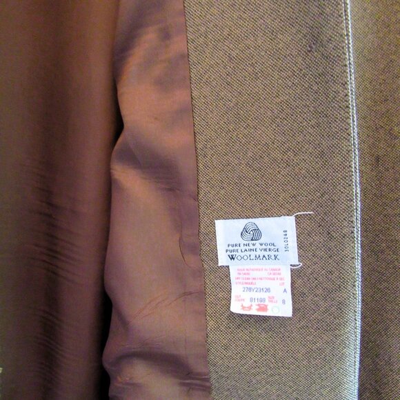 Pure Wool Casual Elegant Jacket, Jones New York, Made in Canada - Picture 5 of 6